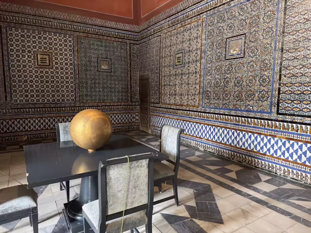beautiful detailed tiles in Seville Casa de Pilatos