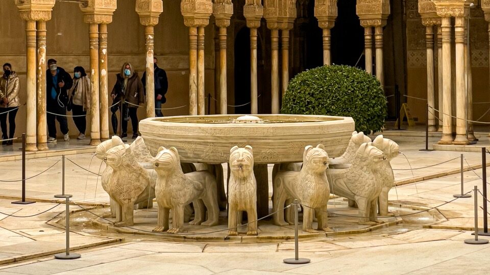 alhambra lion scultures gardens