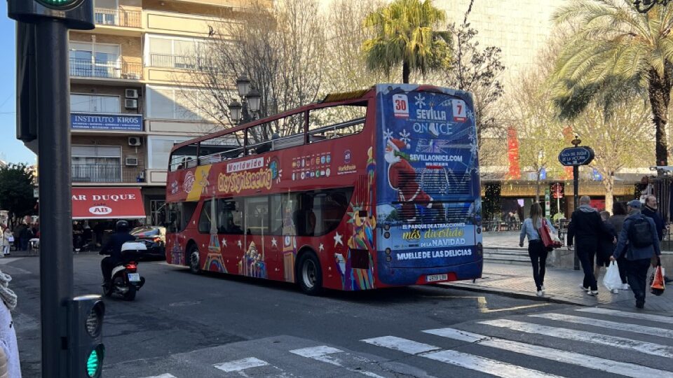 hop on hop off bus seville city centre