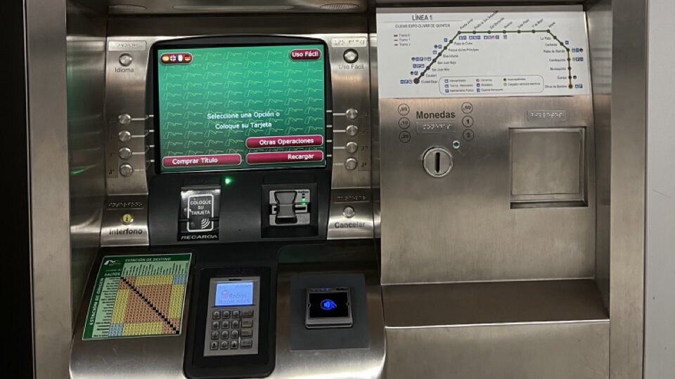 seville metro automatic ticket machine