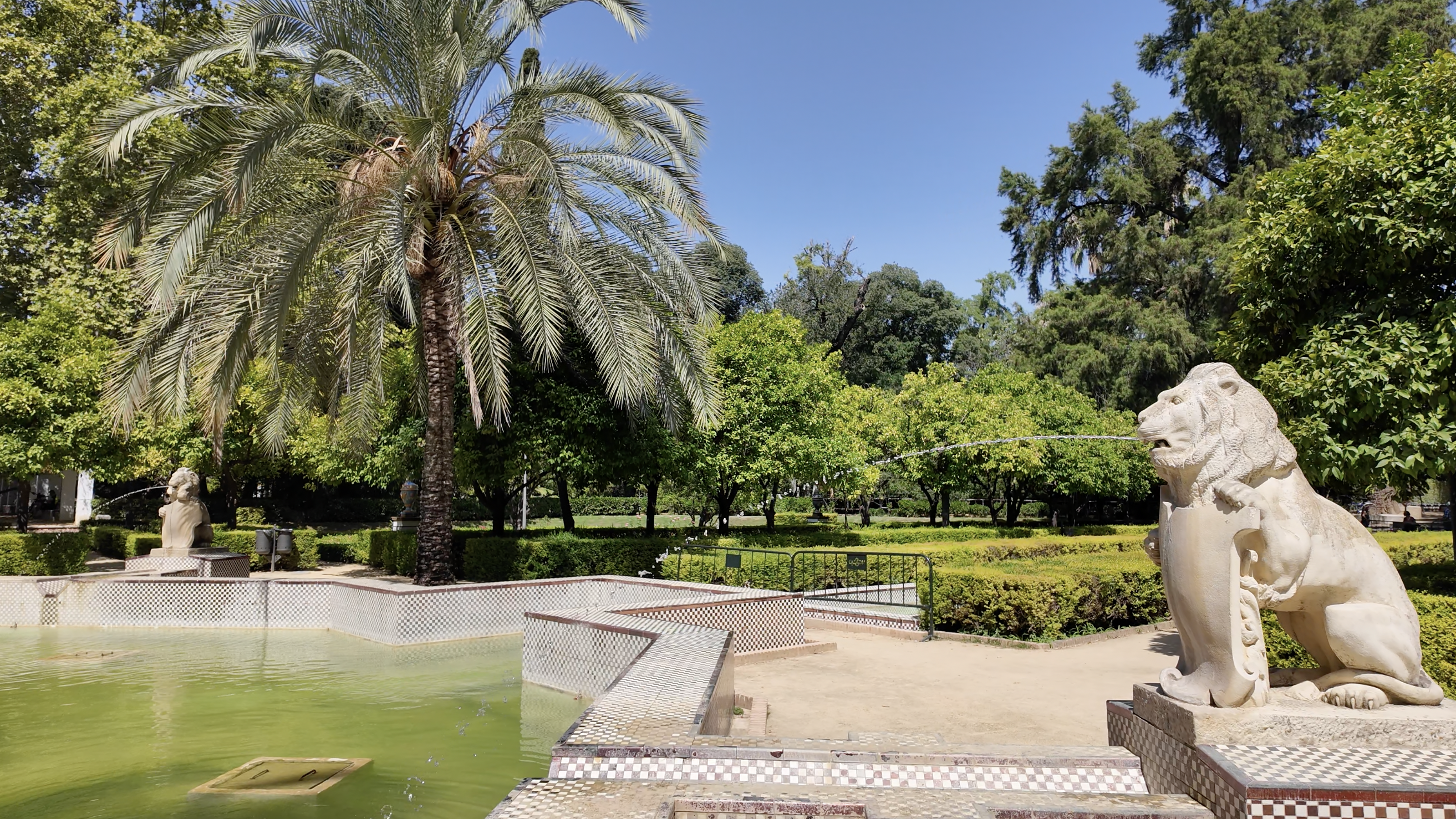 maria luisa park fountain