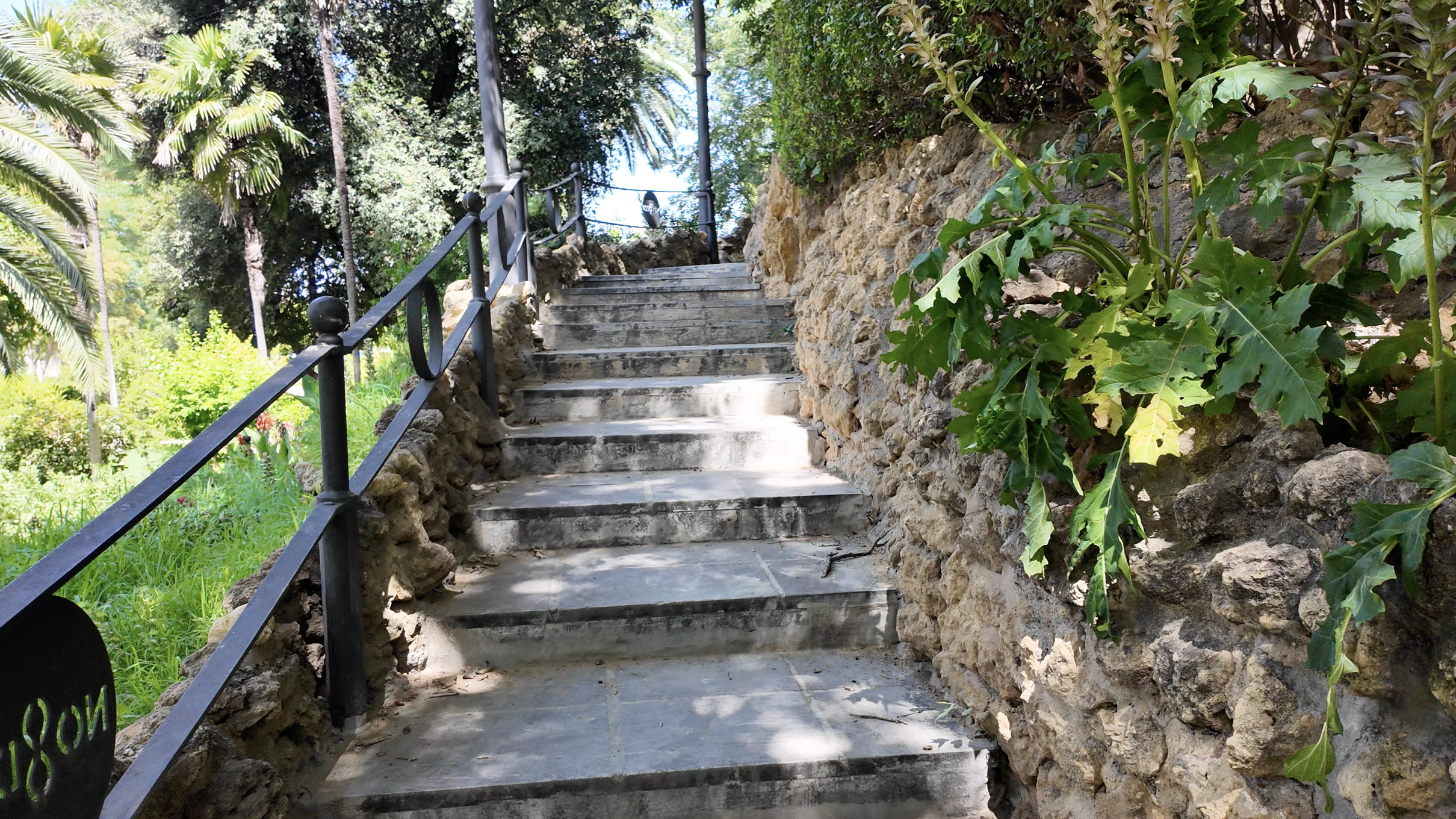 steps in maria luisa park