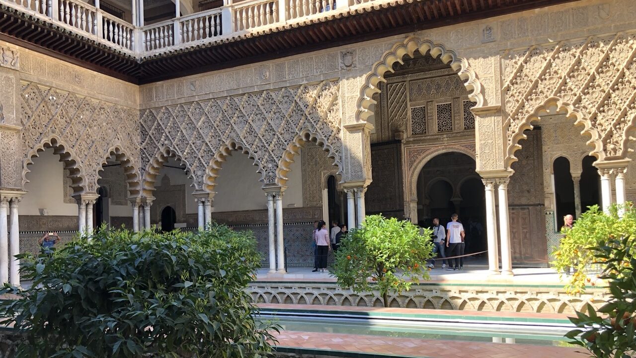 patio royal alcazar