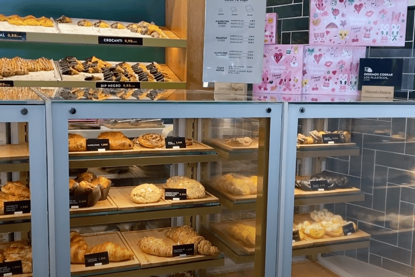 manolo bakes seville coffee
