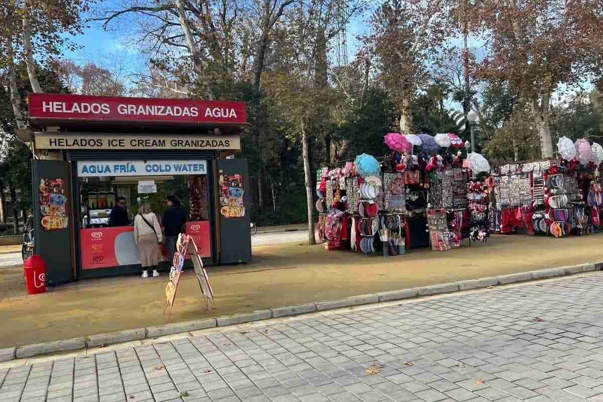 Snacks and drinks kiosk at Plaza de Espana Seville